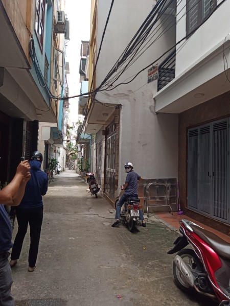 Bán nhà Phố Trạm, nhà siêu đẹp, ở ngay, giá 3.05 tỷ