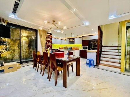 Bán nhà mặt phố Nguyễn Văn Cừ Long Biên, vỉa hè 85m2 3 T MT 6m 15 tỷ