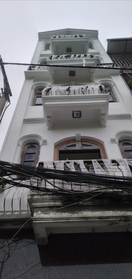 Bán nhà Ngọc Thuỵ mới koong Quận Long Biên, diện tích sử dụng 40m2, giá bán nhanh 5.6 tỷ