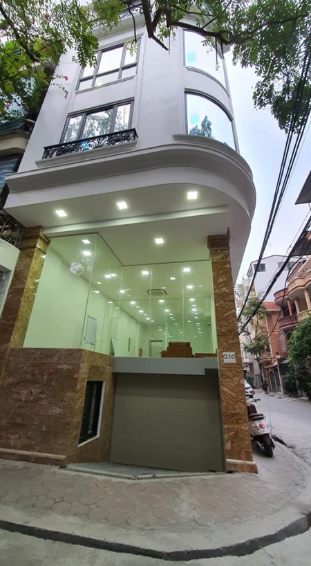 Bán nhà Nguyễn Khang lô góc khu dân trí cao, khu Vip 2 mặt thoáng ô tô tránh, giá tốt tiện đầu tư