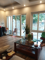 Chủ cần bán gấp Hoa Lâm, nhà đẹp tặng nội thất ô tô đỗ cổng, diện tích 49m2, mt 4.5m giá 3.3 tỷ