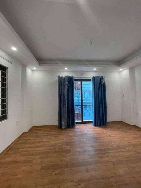 Bán nhà Tôn Đức MẶT NGÕ KINH DOANH - Ô TÔ ĐỖ CỬA, 22 M2, 3 Tầng, 2.950 tỷ.