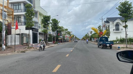 Cho thuê nhà mặt tiền kinh doanh sầm uất đường ninh bình thành phố bạc liêu,