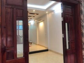 Bán Nhà Nguyễn Khánh Toàn, Cầu Giấy 45m 5 Tầng MT 4.1m, 2 Thoáng Ở Luôn. Nhỉnh 5 tỷ.