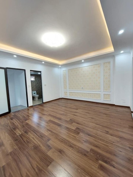 Bán nhà nguyên căn Trương Định, Hoàng Mai, diện tích 40m2 5 tầng đúc giá 3.5 tỷ sổ sẵn