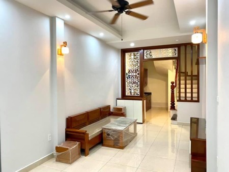 Nhà đẹp, thoáng sau Cổ Linh-Tư Đình, 37m x 5T, full nội thất, 30m ra ôtô tránh