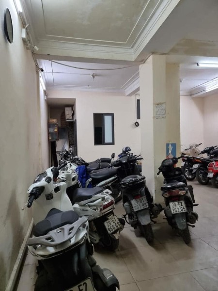 Bán nhà Trần Quý Cáp Đống Đa, lô góc 20m ô tô tránh, dtsd 50m2 mặt tiền 8m, 40 triệu, giá 5 tỷ