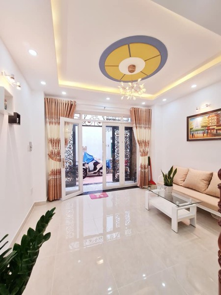 Nhà đẹp giá rẻ - Khu dân trí - Vị trí thuận tiện - Mái ấm cho gia đình 4 thành viên