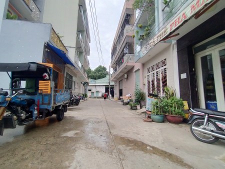 Chủ Kẹt Tiền Cần Bán Nhà HXH Đường Hương Lộ 2 dtsd 4x14.5m 2 lầu giá 4.2 Tỷ TL
