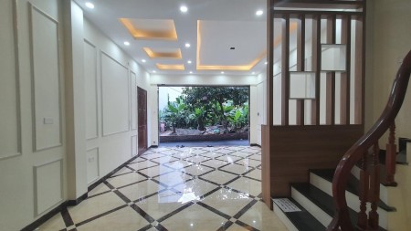 Bán nhà Bát Khối Long Biên, 40Mx5T, MT 4.5m. nhỉnh 4Tỷ LH Mr Khởi 0911910586.