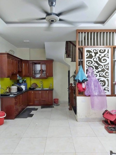 Siêu phẩm phân lô ở ngay Hoàng Quốc Việt, Cầu Giấy dtsd 33m2, 5 tầng giá 4 tỷ 5 LH 0902224679
