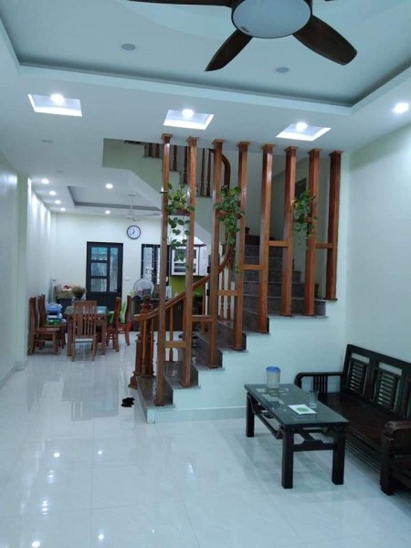 Bán nhà Tam Hiệp Thanh Trì ô tô vào nhà dtsd 83m2, 2 tầng mt 4m, giá chỉ hơn 3 tỷ