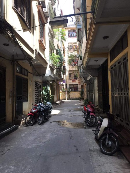 Bán nhà Nguyễn Chí Thanh phân lô ô tô đỗ cửa, cho thuê 20 triệu/tháng, dtsd 50m2, lhcc