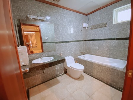 Cho thuê căn hộ giá tốt mùa dịch diện tích sử dụng 96m2 2pn 2wc. Nội thất đầy đủ