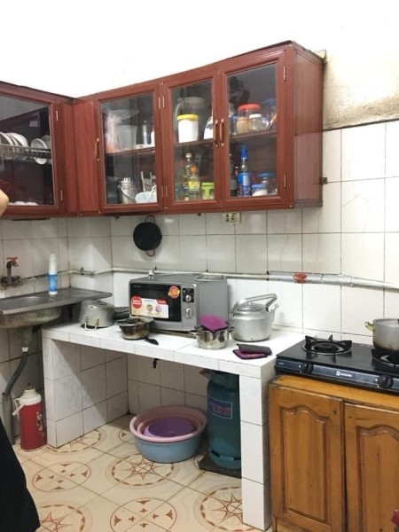 Nhà phố Hồng Hà, Hoàn Kiếm, 5 tầng, mặt tiền 5m, giá 2,25 tỷ thương lượng, lh 0975298892