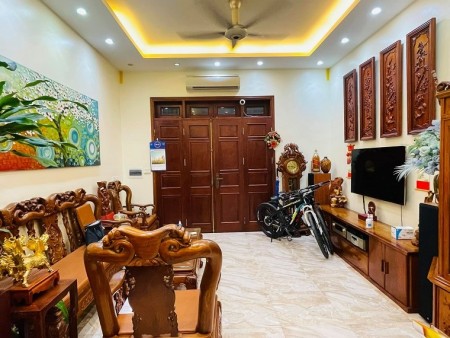 Bán nhà nguyên căn chính chủ phố Tư Đỉnh, khu Vip ở sướng, diện tích 43m2, 5 tầng, giá hơn 3 tỷ