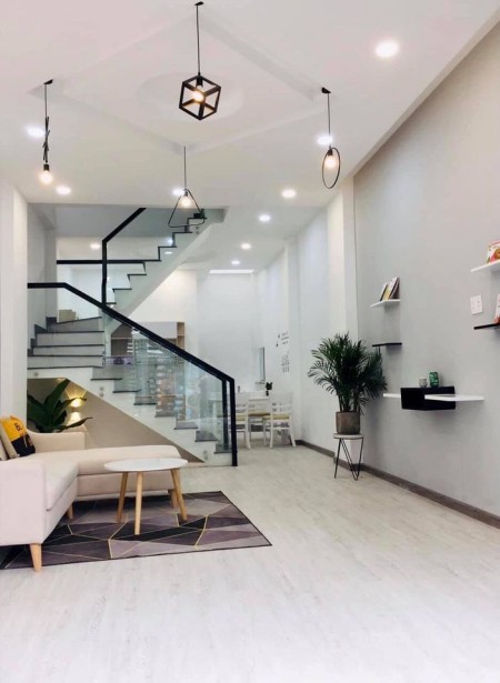 Chính Chủ Cần Bán Gấp Căn Nhà ở gần Cầu Lớn, Hóc Môn. Giá chỉ 600 Triệu sổ sẵn chính chủ