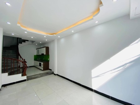 Bán Nhà 5 Tầng Kim Giang, Hoàng Mai, DT 36m2, Gara Ôtô. Gần Phố. Gía 2,79 Tỷ.