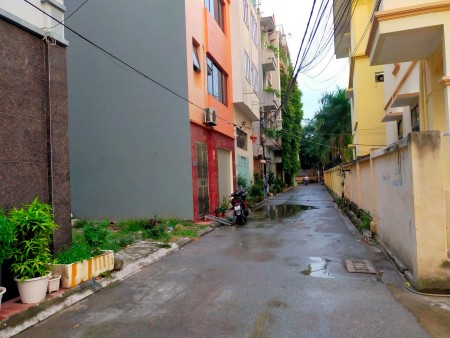 Phân lô Quân Đội, SĐCC 55m, mt 5.7m, ô tô tránh, giá 4.4 tỷ. LH 0909258391