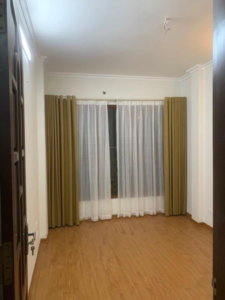 Cần bán nhà nguyên căn Quận Hai Bà Trưng, diện tích sử dụng 35m2, sổ đỏ chính chủ, lhcc