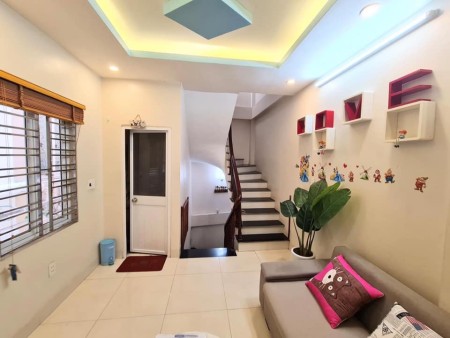 Bán nhà đường trường chinh, đống đa. lô góc giá bán 2.8 tỷ gần nhiều trường đại học