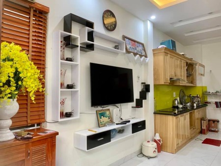 Bán nhà Phố Xốm, Hà Đông, 32m*4T, giá 2.5 tỷ, nhà đẹp tặng nội thất, lô góc, 50m ra phố