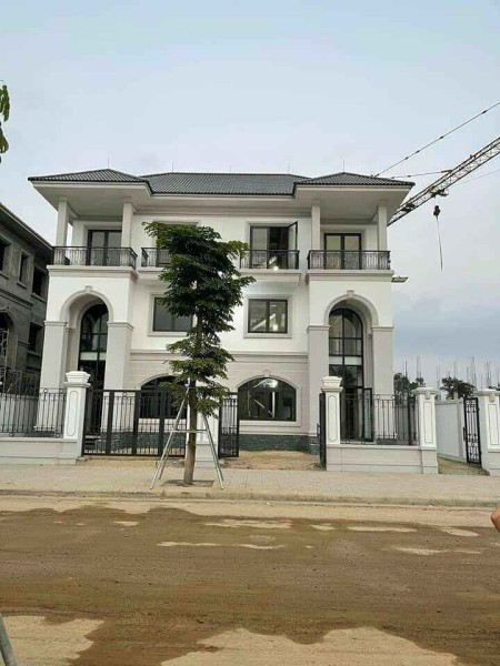 Biệt thự đẹp cho giới thượng lưu giá bán 8.5 tỷ, liên hệ xem nhà 0393208221, pháp lý chuẩn