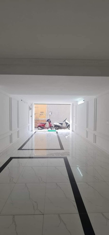 Bán Nhà Bồ Đề diện tích 47m2, 5 tầng, mặt tiền 4M, giá bán chỉ nhỉnh 5 tỷ, lh 0974495524