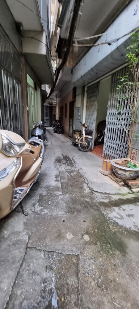Bán nhà ở An Dương, diện tích sử dụng 22m2, lô góc 2 mặt thoáng, giá bán 2 tỷ ngõ rộng