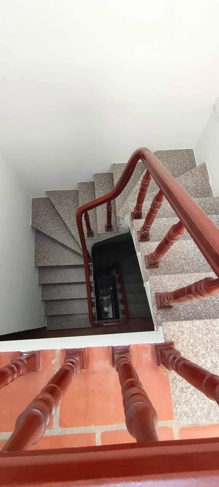 Ngõ 168 Kim Giang 5 tầng diện tích giá bán 3,9 tỷ liên hệ xem nhà 0918120568, 5 tầng đúc