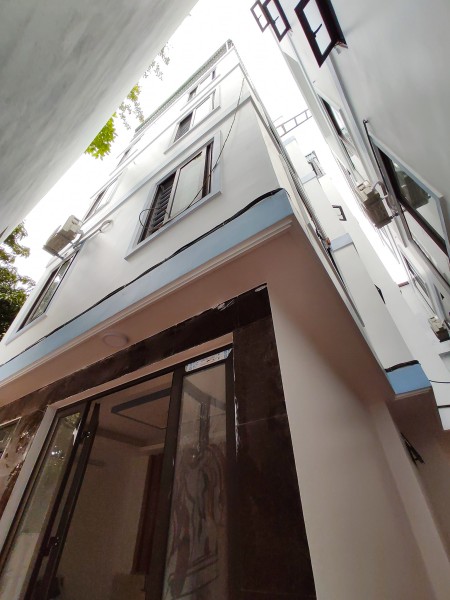 Nhà phố Ô Cách, mới đẹp long lanh, diện tích sử dụng 30m2, giá bán 2,75 tỷ thương lượng