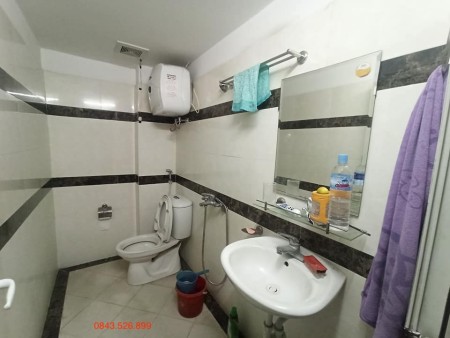 Bán nhà phố Giải Phóng, ô tô đỗ cổng, 20m ra ô tô tránh, 45m2 nhỉnh 3 tỷ
