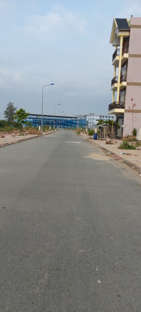 Sở hữu ngay lô đất diên tích 100m2 đất sổ sẵn ngay quốc lộ 51 chỉ với 450 triệu sổ sẵn