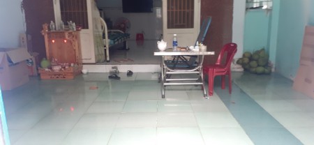 Cho thuê nhà cấp 4 giá rẻ Hóc Môn khu dân trí cao, diện tích sử dụng 80m2, giá 4 triệu/tháng