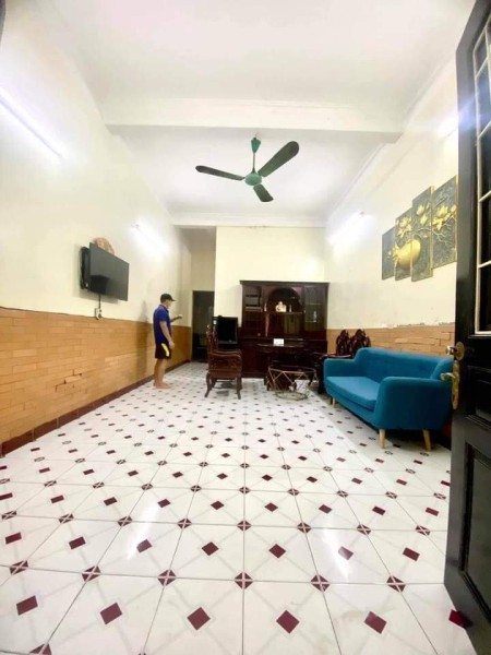 Chính chủ cần bán gấp nhà Kim Ngưu Quận Hai Bà Trưng, giá nhỉnh 4 tỷ, dt 55m2, 3 tầng đúc