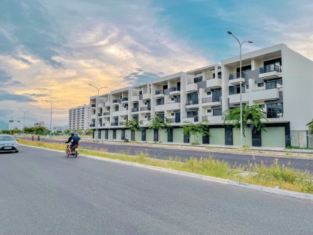 Giỏ hàng độc quyền 5 căn Shophouse VCN Phước Long 2 Nha Trang liền sông Quán Trường giá từ 5.5 Tỷ/căn