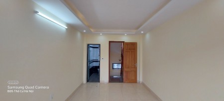Cần bán nhà tại Xa La Hà Đông dt 32m2 4 tầng, 3PN giá chỉ 2,7 tỷ. nhà thoáng trước sau