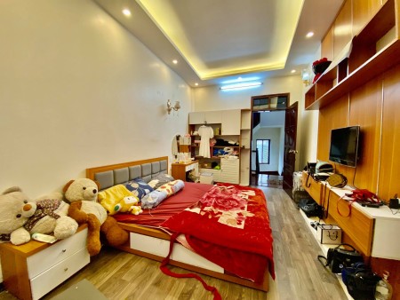 Bán nhà Điện Biên Phủ Quận 10 - 8 Phòng cho thuê thu nhập 20 triệu/ tháng diện tích 90m2
