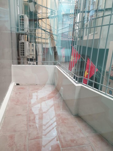 Bán nhà mới đẹp mặt ngõ Cầu Giấy kinh doanh diện tíh 28m2, 4 tầng gần phố giá 2.5 tỷ