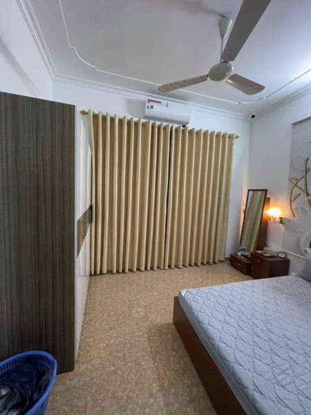 Nhỉnh 5 tỉ nhà phố Trương Định đúc kiên cố khu dân trí cao, đông đúc, liên hệ 0931881683