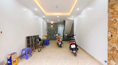 Mặt tiền phố Nguyễn Trãi diện tích 65m2 5 tầng kinh doanh vỉa hè rộng giá bán 10 tỷ hơn