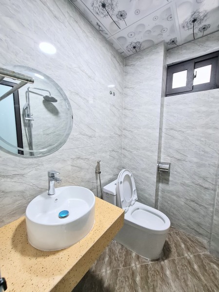 Bán nhà Lê Trọng Tấn lô góc đường 2 ô tô tránh, giá 4.6 tỷ đúc 5 tầng, xây kiên cố, sổ sẵn