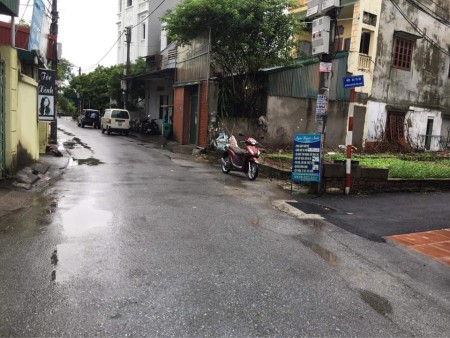 Bán đất tổ 15 Thạch Bàn Long Biên, dtsd 43m2, đường nhựa 15m đường ô tô tránh, lhcc