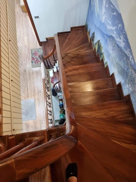 Bán Nhà Hiếm Thượng Thanh, Phân Lô, Ô Tô tránh, View Hồ, 65m2, Giá: 8,2 Tỷ.