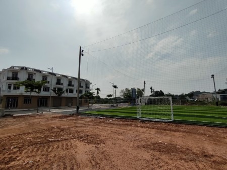 Cần bán căn nhà 1 trệt 2 lầu tại VSIP-2 Phú Chánh, thành phố mới Bình Dương sổ sẵn