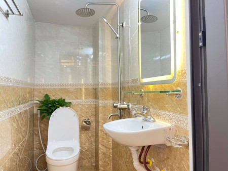 Bán nhà Lô góc ô tô 20m xe 3 gác đỗ dtsd 23m2 giá 2.25 tỷ cực hiếm phố Tôn Đức Thắng