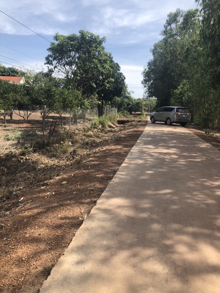 Bán gấp nền đất diện tích sử dụng 350m2 thổ cư 100m2 giá bán 600 triệu pháp lý đầy đủ