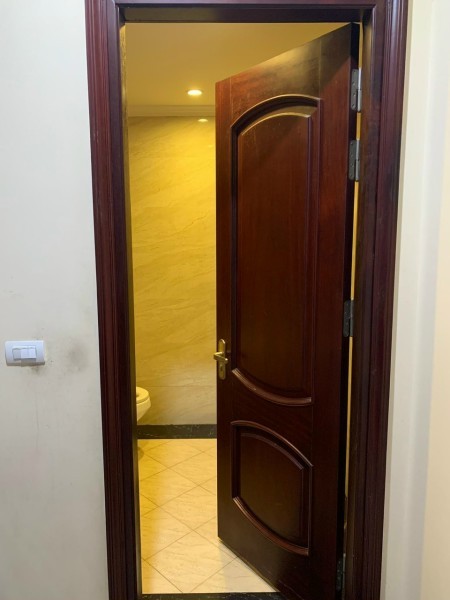 căn nhà siêu hot nằm sau khu quận ủy, 108m2 x 7 tầng, có thang máy, nhà đang kinh doanh.
