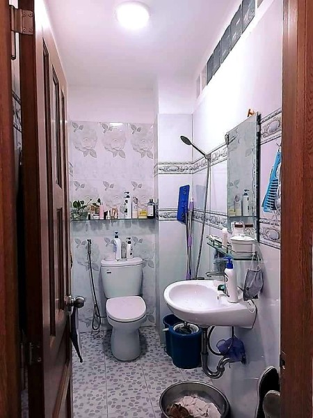 Bán nhà mới xây Quận Tân Phú 60m2 giá rẻ chỉ 6 tỷ hẻm xe hơi