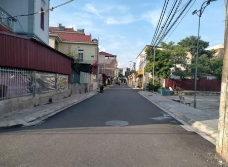 Cần bán đất thổ tại trung tâm xã Đông Dư, sổ đỏ chính chủ pháp lý rõ ràng chính chủ